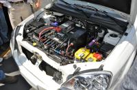 Coda EV z otwartą maską