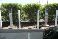stacje do ładowania firmy Coulomb Technologies na parkingu