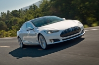 Tesla rozpoczęła dostawy Modeli S do klientów